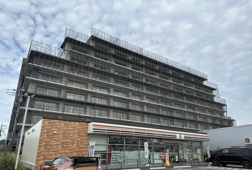 物件前セブンイレブン