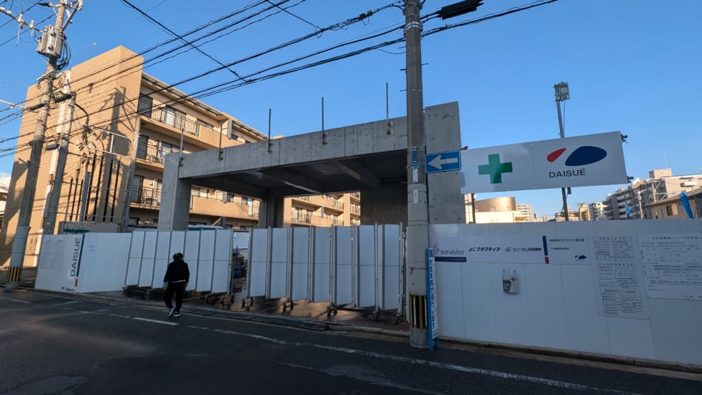 (工事が進むクレアネクスト別府四丁目のエントランス部分)