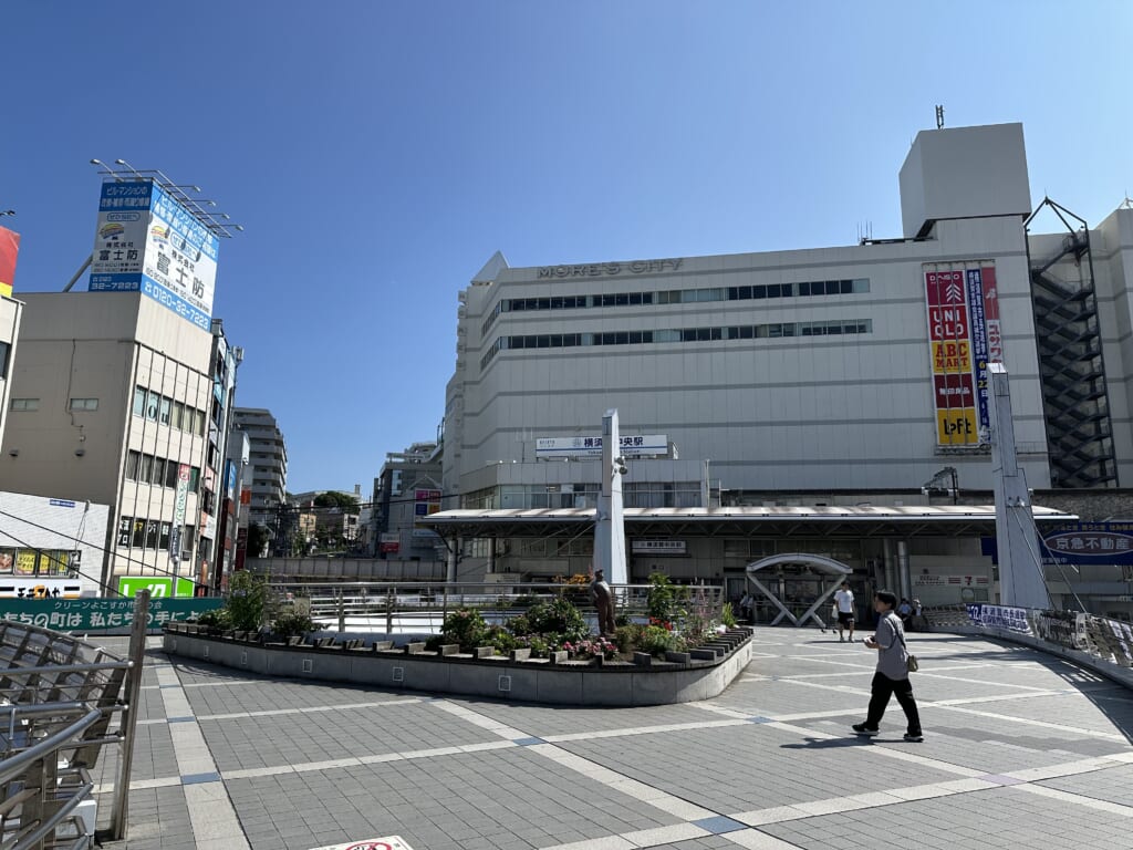 横須賀中央駅前