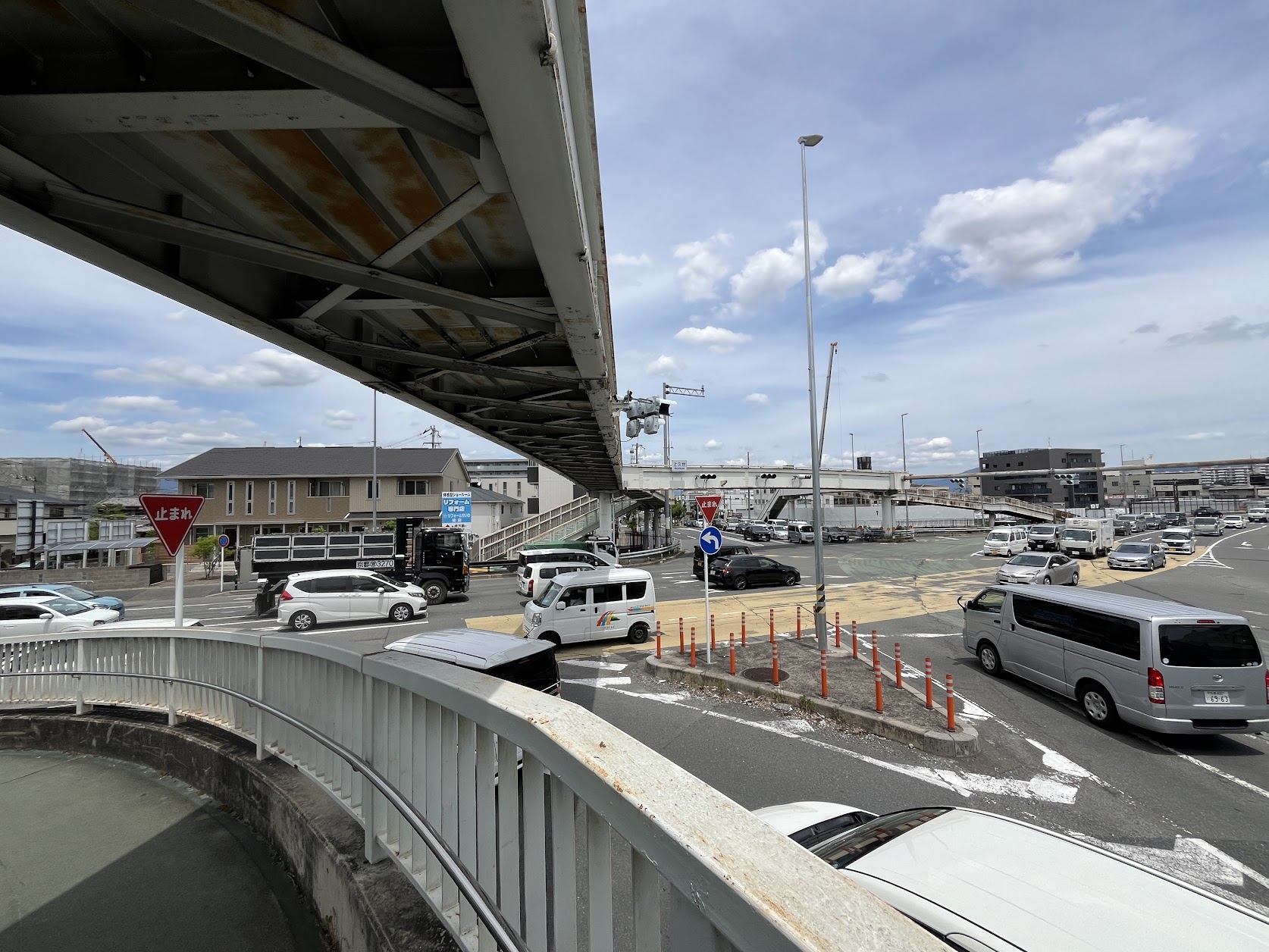 171号線と久世橋通が交差する「上久世」交差点